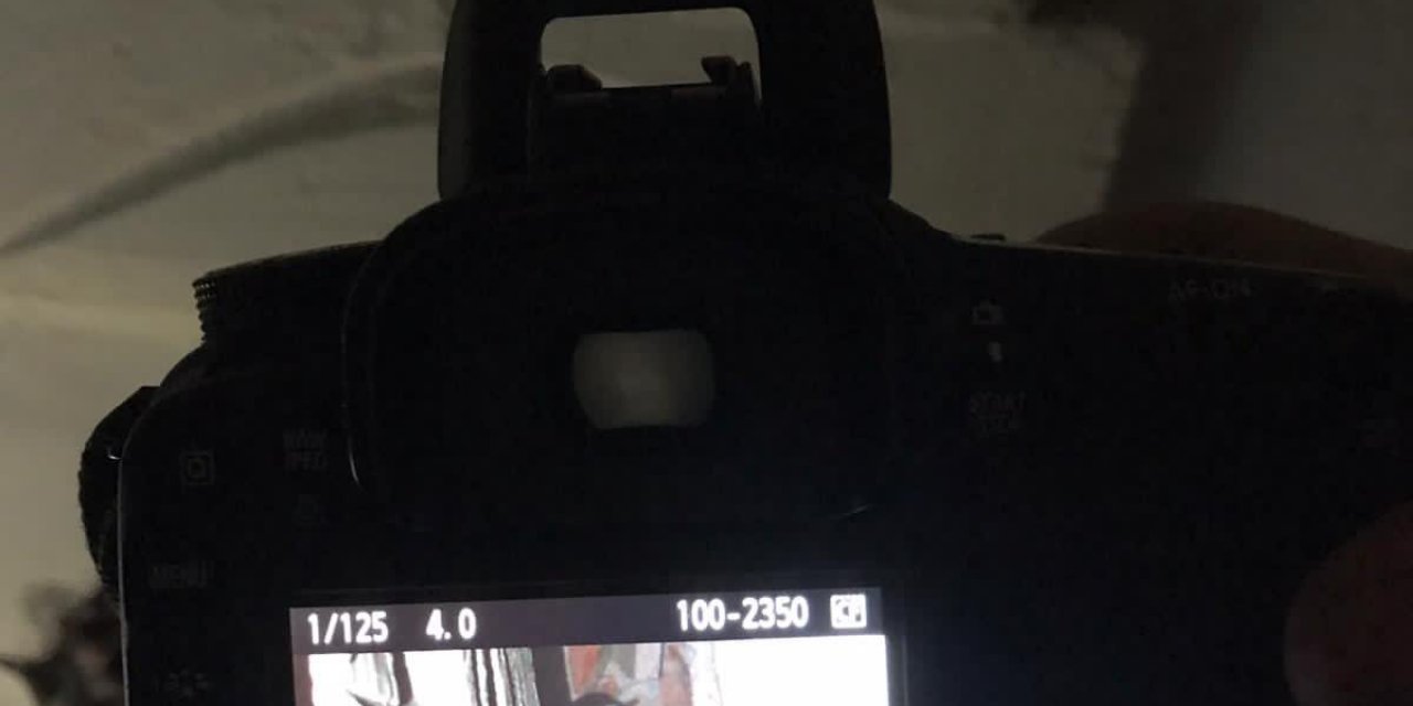 İki binanın arasına sıkışan kedi 5 gün sonra sahibine kavuştu