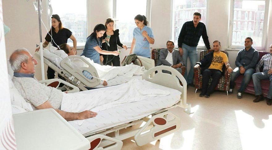 AKP Milletvekili Orhan Miroğlu ve eşi kazada yaralandı