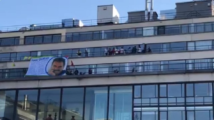 PKK üyeleri AFP'nin binasını işgal edip, Abdullah Öcalan'ın resmini astı