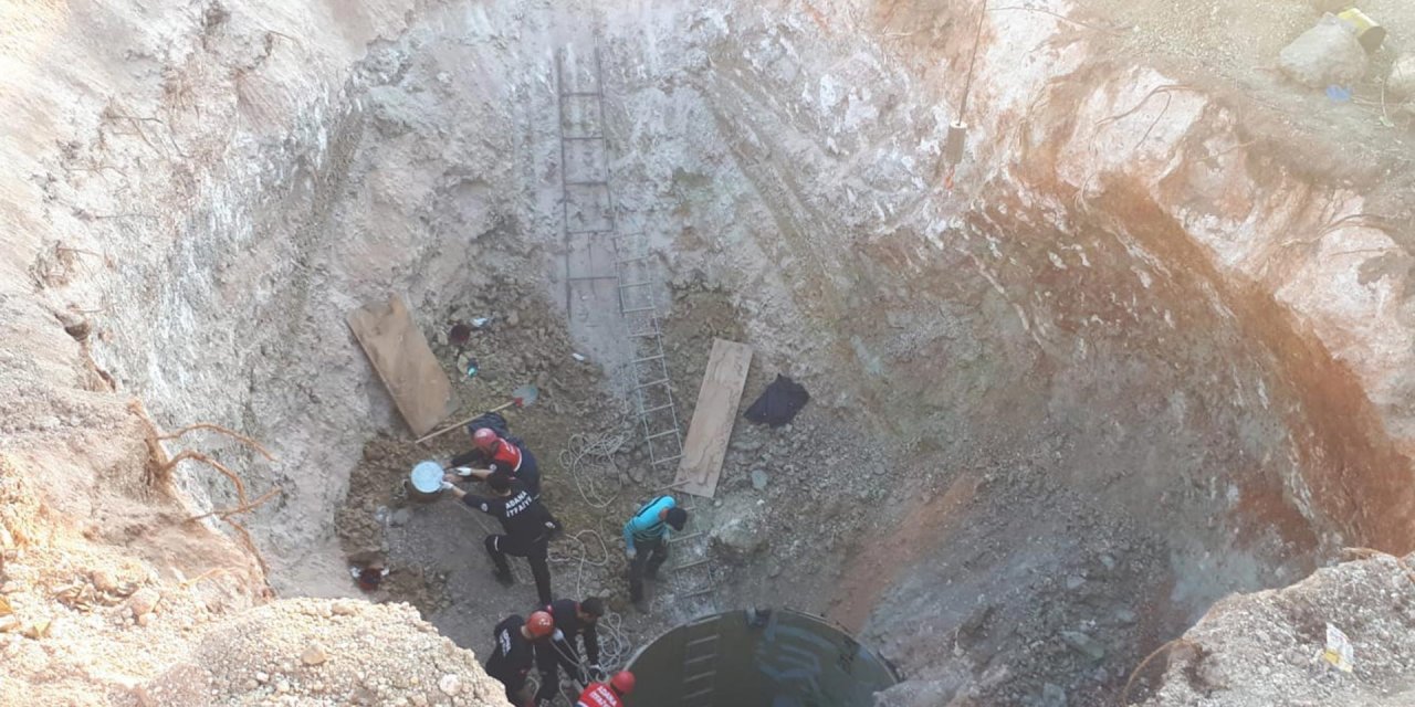 Adana’da kuyu çöktü: Bir işçi hayatını kaybetti