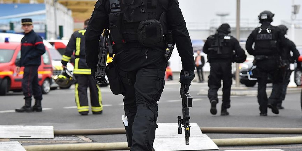 Fransa'da çatışma: 3 polis öldü