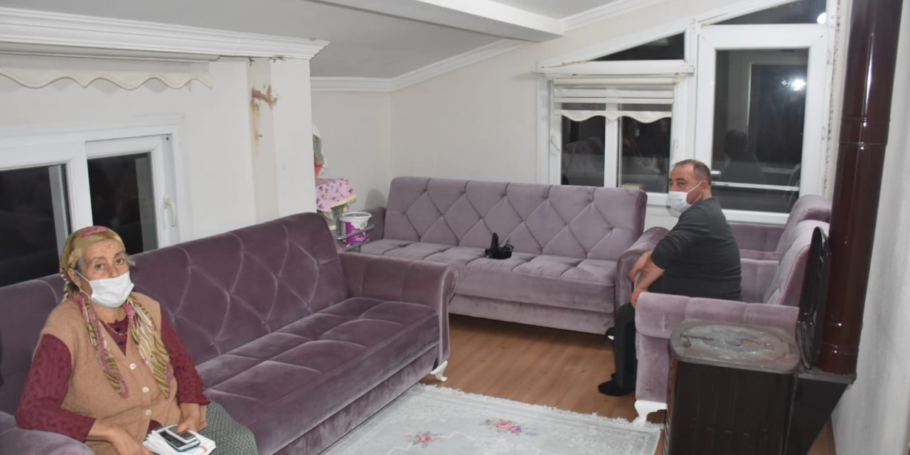 Eve yıldırım düştü