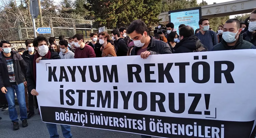 Boğaziçi öğrencilerine ev baskını: Çok sayıda öğrenci gözaltına alındı