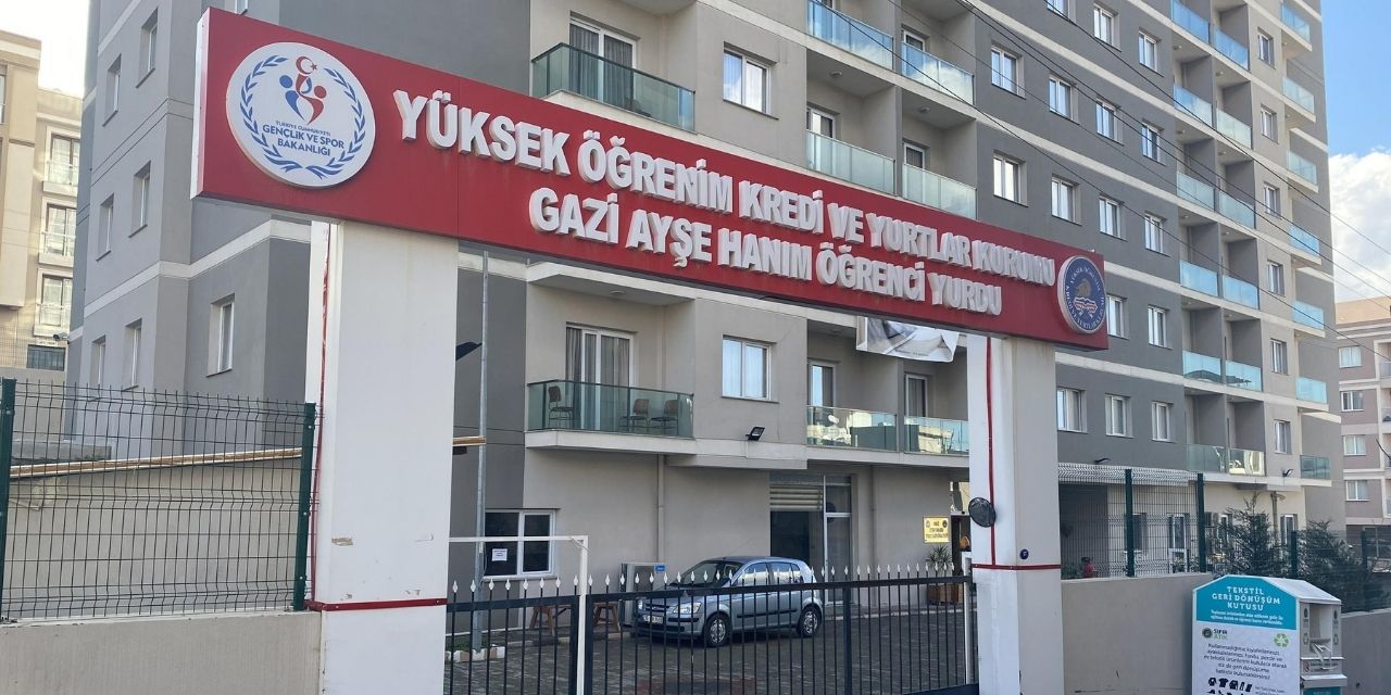 İngiltere'den gelen 68 kişi İzmir'de karantinaya alındı