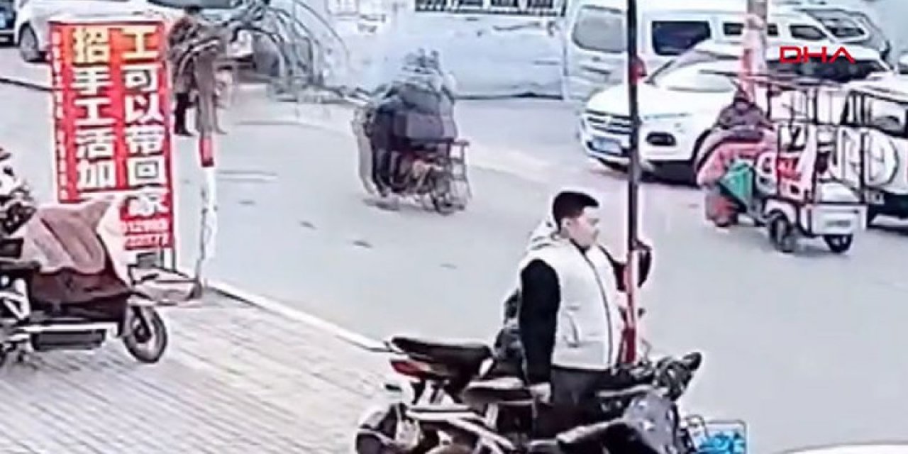 Beğeni toplamak istedi, dili direğe yapıştı