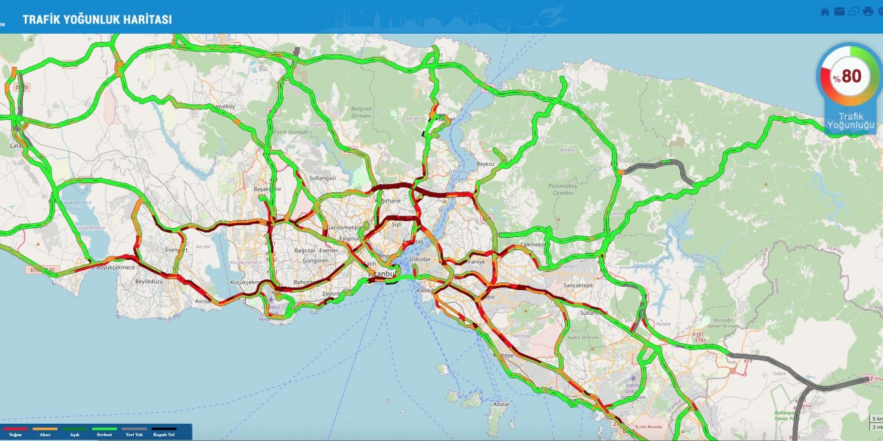 İstanbul'da yağmur trafiği felç etti