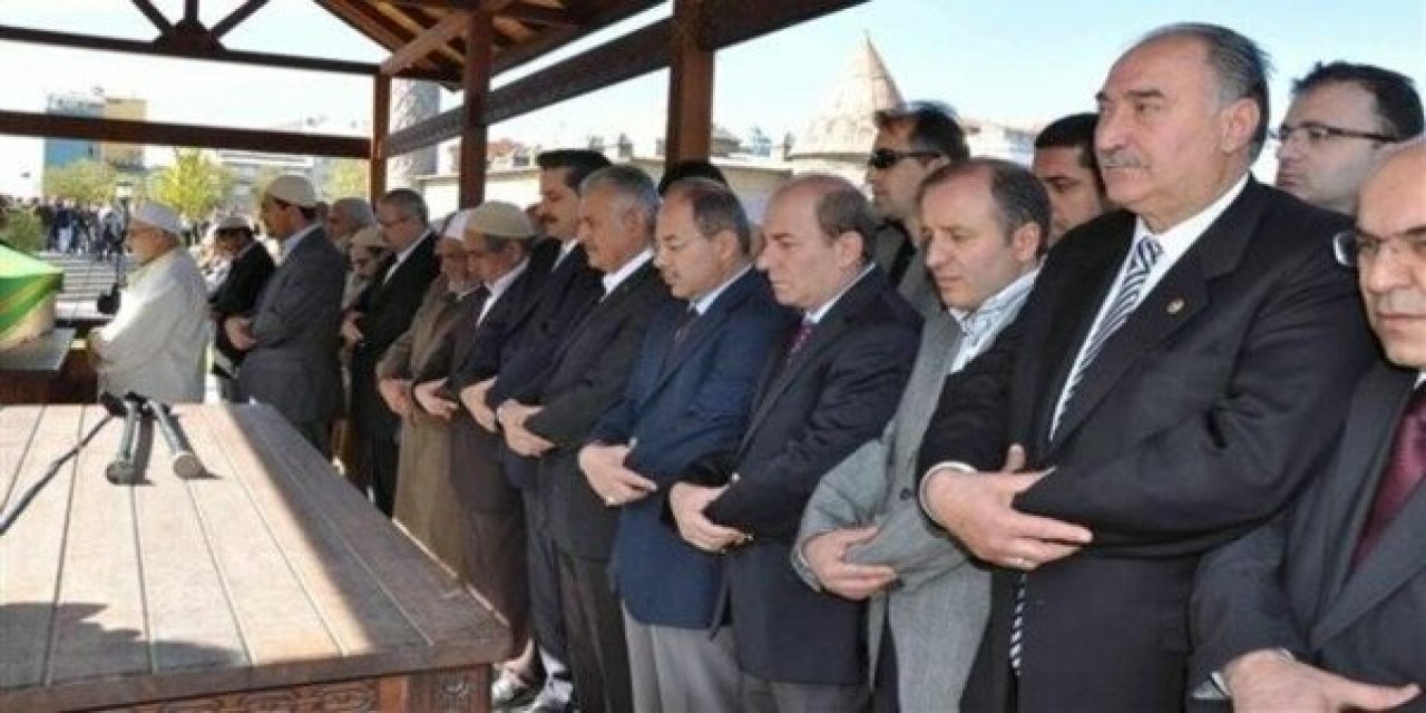 Gülen'in kardeşinin cenazesi hatırlatıldı: Binali Yıldırım, Recep Akdağ, Faruk Çelik