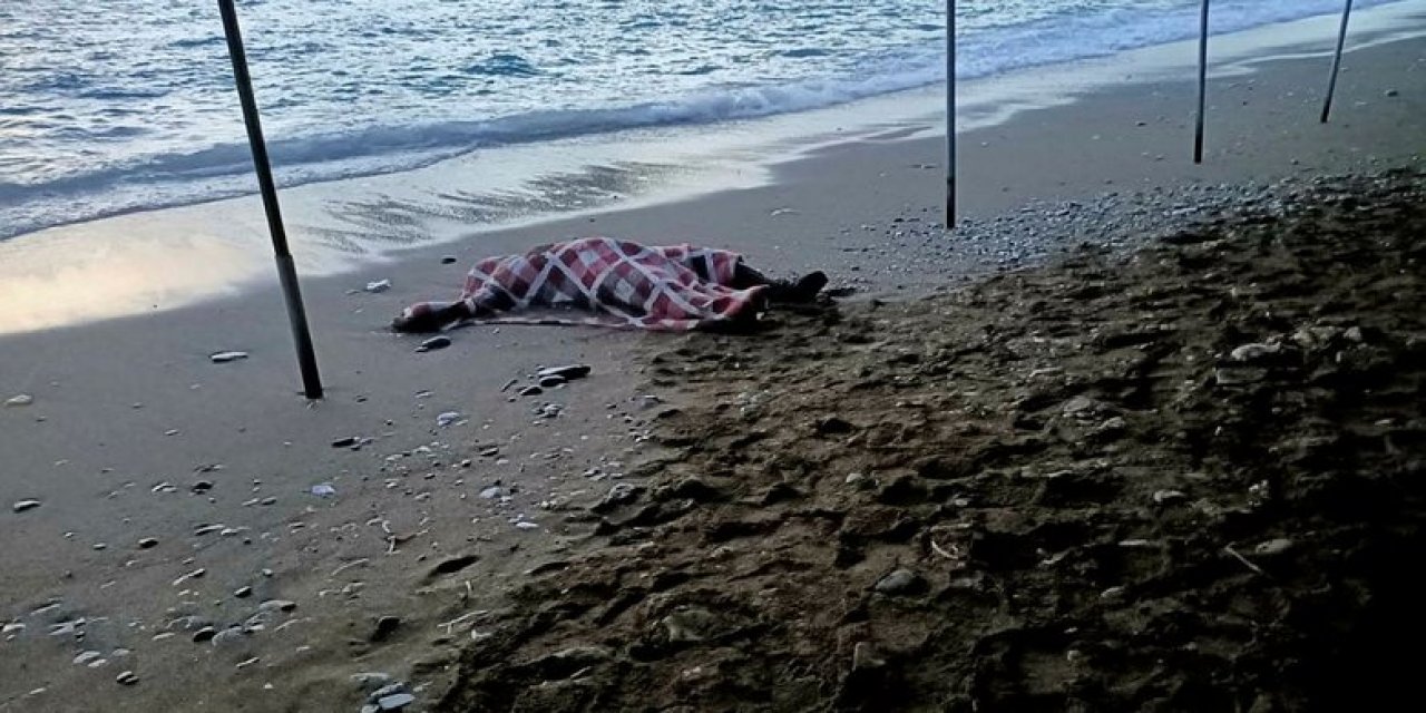 İltica etmeye çalışan mültecinin cansız bedeni sahilde bulundu