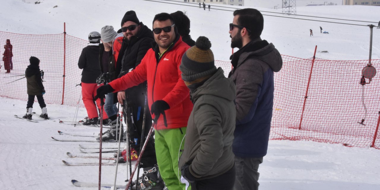 Görüntüler Bitlis'teki kayak merkezinden