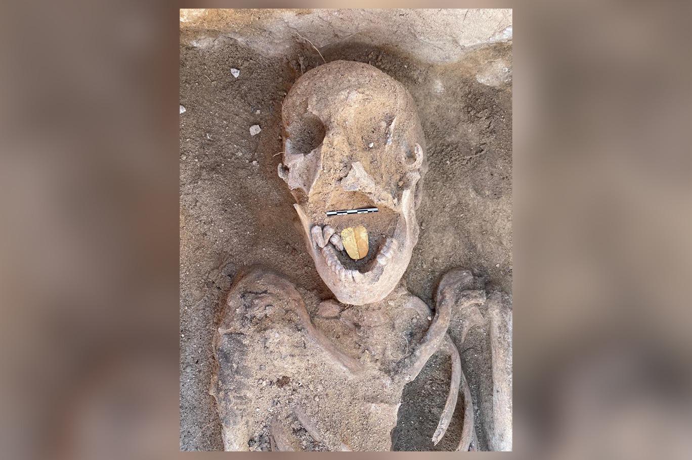 Mısır'da bulunan 2 bin yaşındaki mumyanın neden altın dili var?