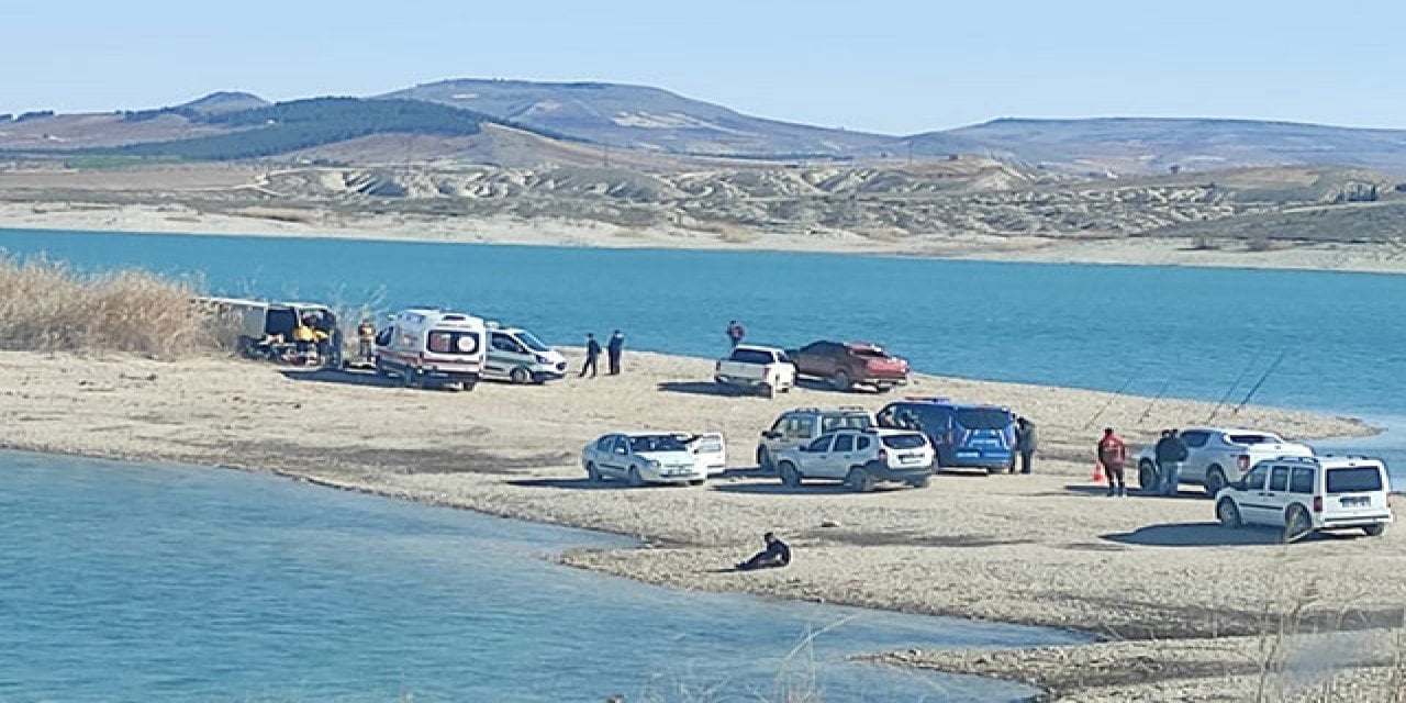 Şanlıurfa'da bir minibüste 3 kişinin cesedi bulundu