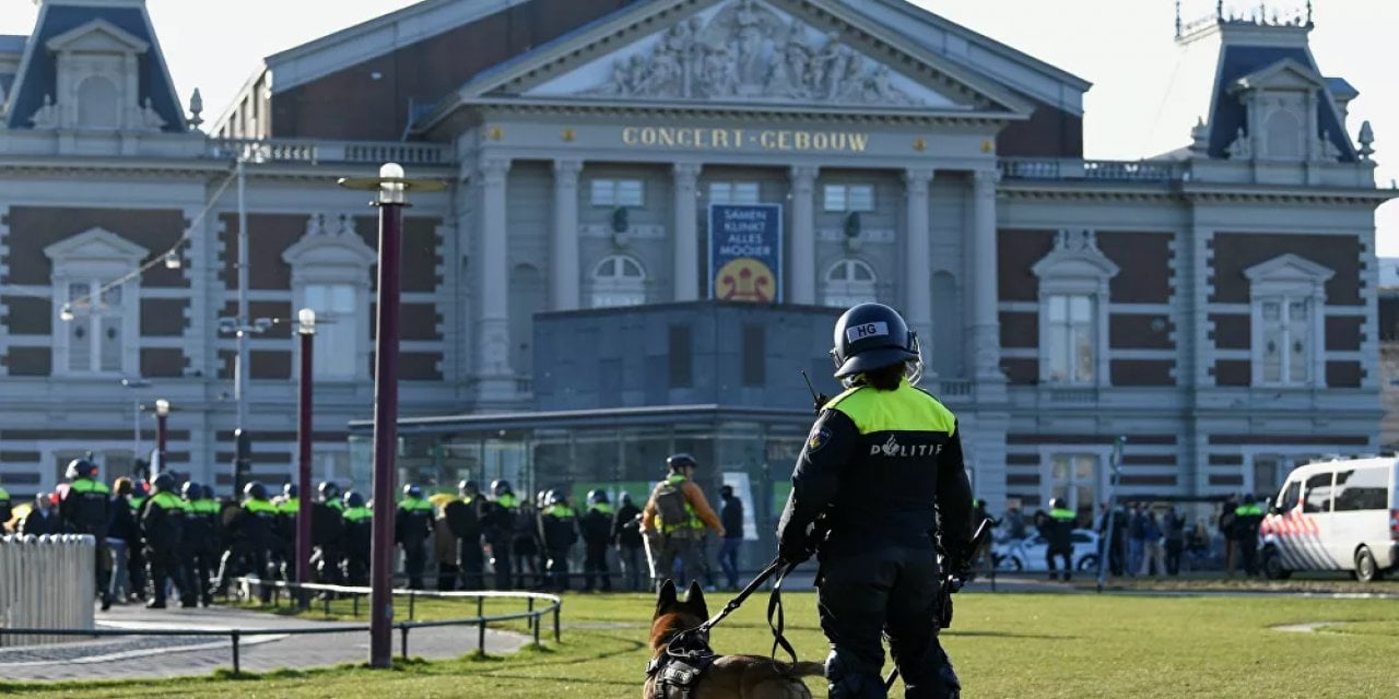 REUTERS: Hollanda'da koronavirüs test alanında patlama!