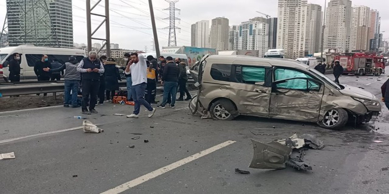 İstanbul'da zincirleme kaza: Trafik durma noktasında