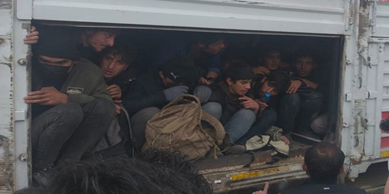 TIR’ın gizli bölmesinden 114 kişi sığınmacı çıktı