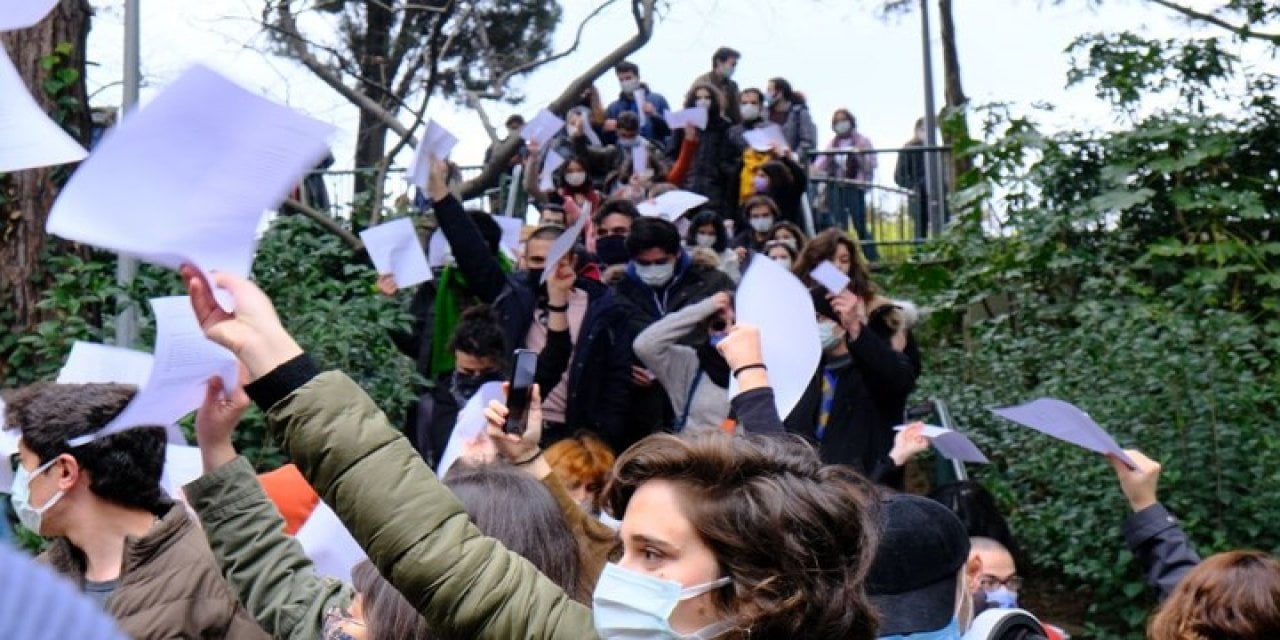 Boğaziçi Üniversitesi öğrencilerinden dilekçe eylemi