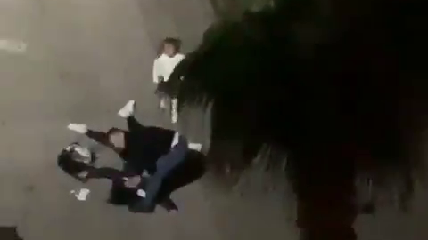 Sokakta darp edilen kadın ve çocuğu koruma altına alındı