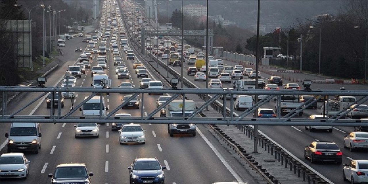 İstanbul'da kısıtlama sonrası trafik yoğunluğunda büyük artış