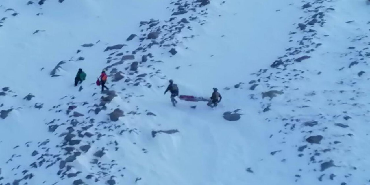 Hasan Dağı'nda mahsur kalan 2 dağcı kurtarıldı