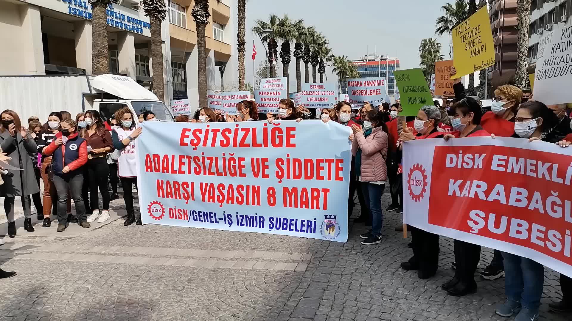İzmir'de kadınlar ses verdi: "Kadın istihdamı bir yılda yüzde 8,2 azaldı"
