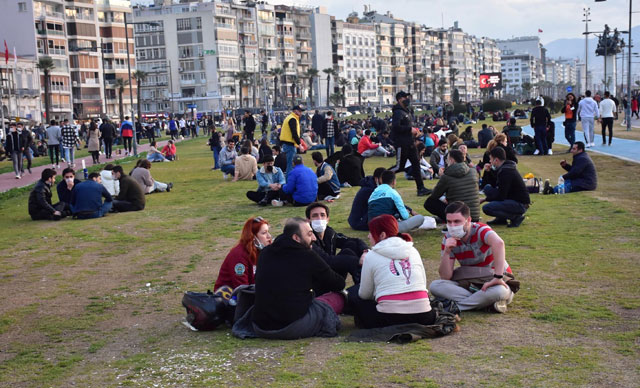 İzmir için kritik uyarı: "Vaka sayıları korkutucu düzeye gelecek"