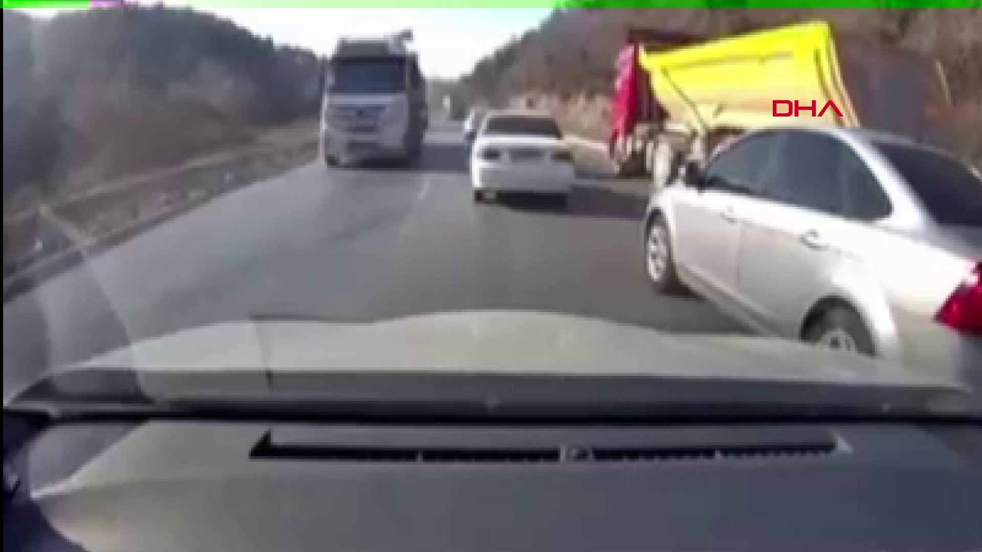 İstanbul trafiğinde ölümle dans! Diğer sürücülerin hayatını tehlikeye attı