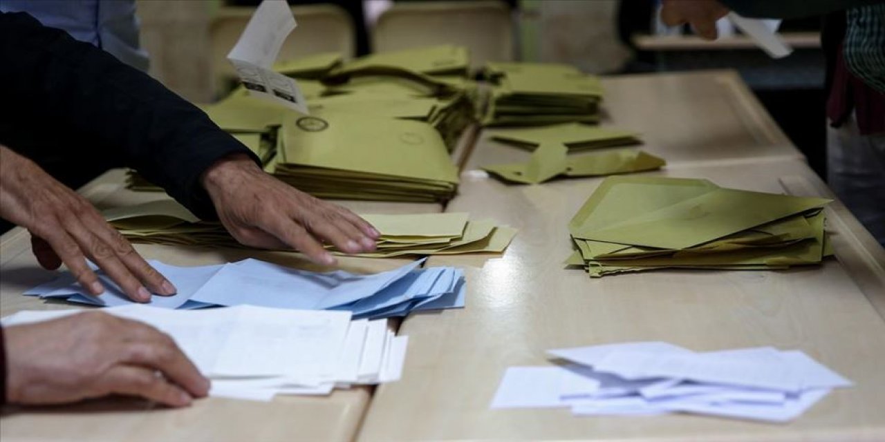 AKP seçim kurullarında tam hakimiyet arıyor