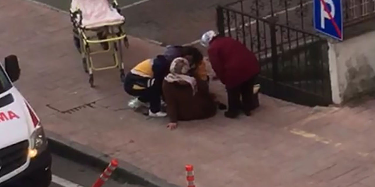 Kaldırımda doğum yaptı