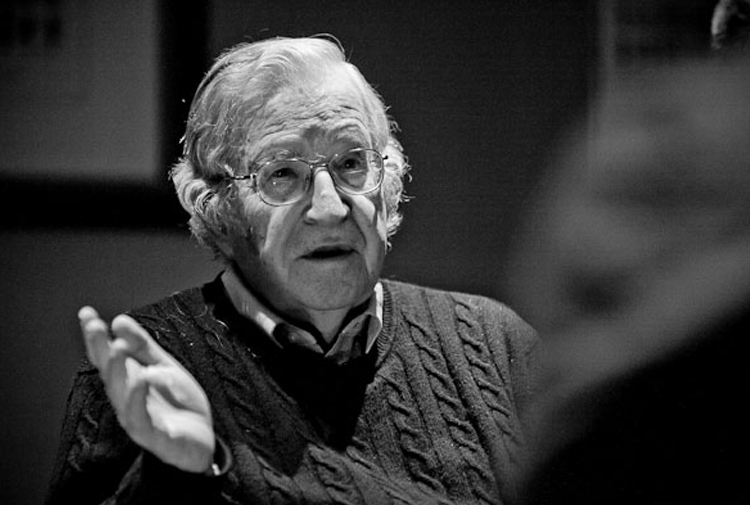 Chomsky’den Türkiye’deki tutuklu gazeteciler için çağrı