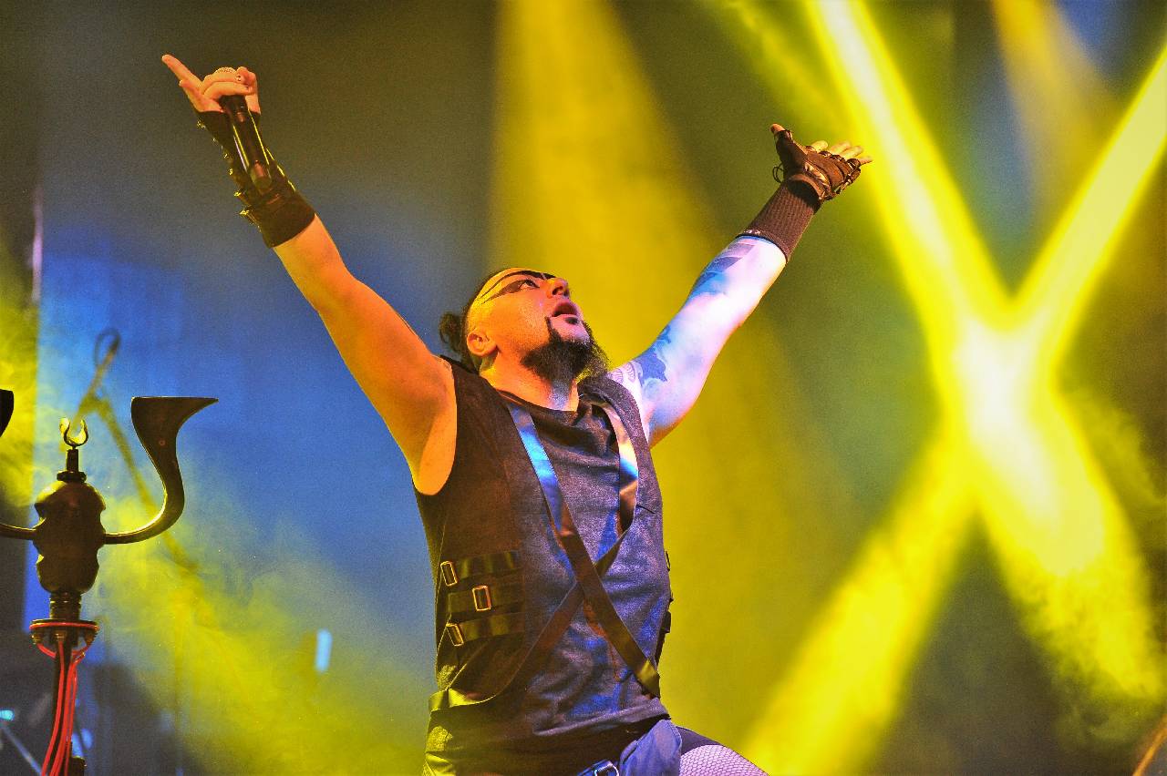 Hayko Cepkin: Kayseri ve Diyarbakır konserlerimiz iptal edildi