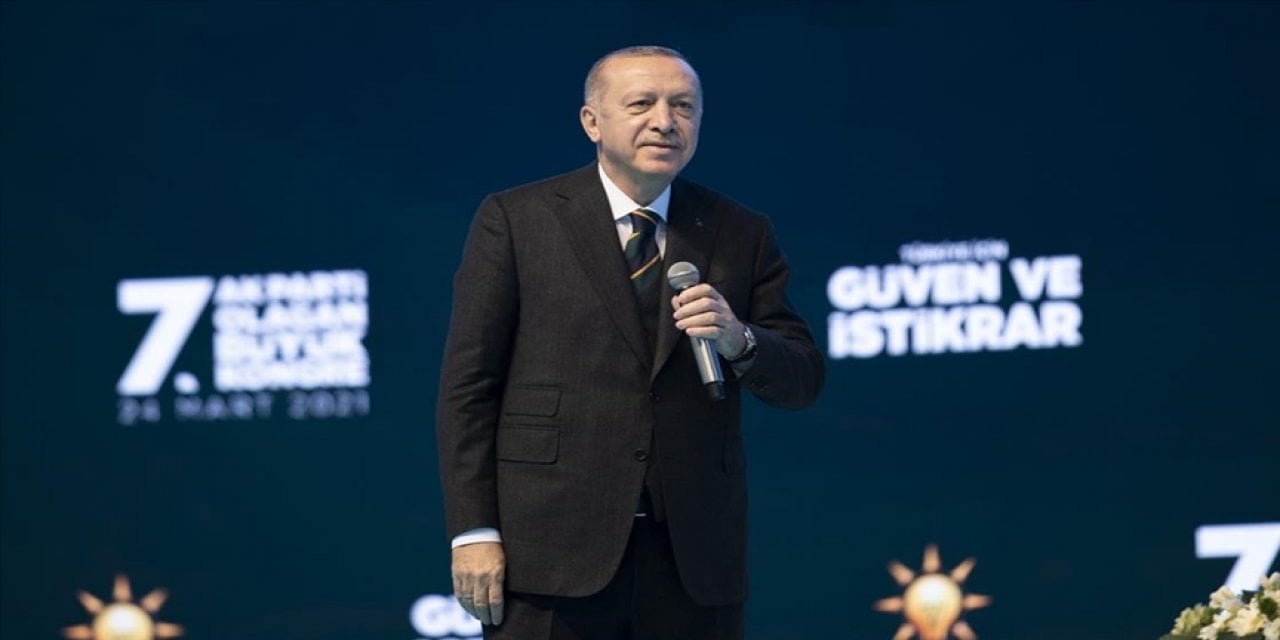 AA son dakika: Erdoğan yeniden AKP Genel Başkanı seçildi