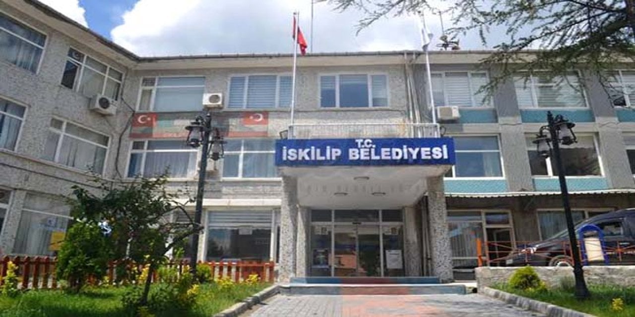 MHP belediye başkanı kardeşini belediye avukatı yaptı!