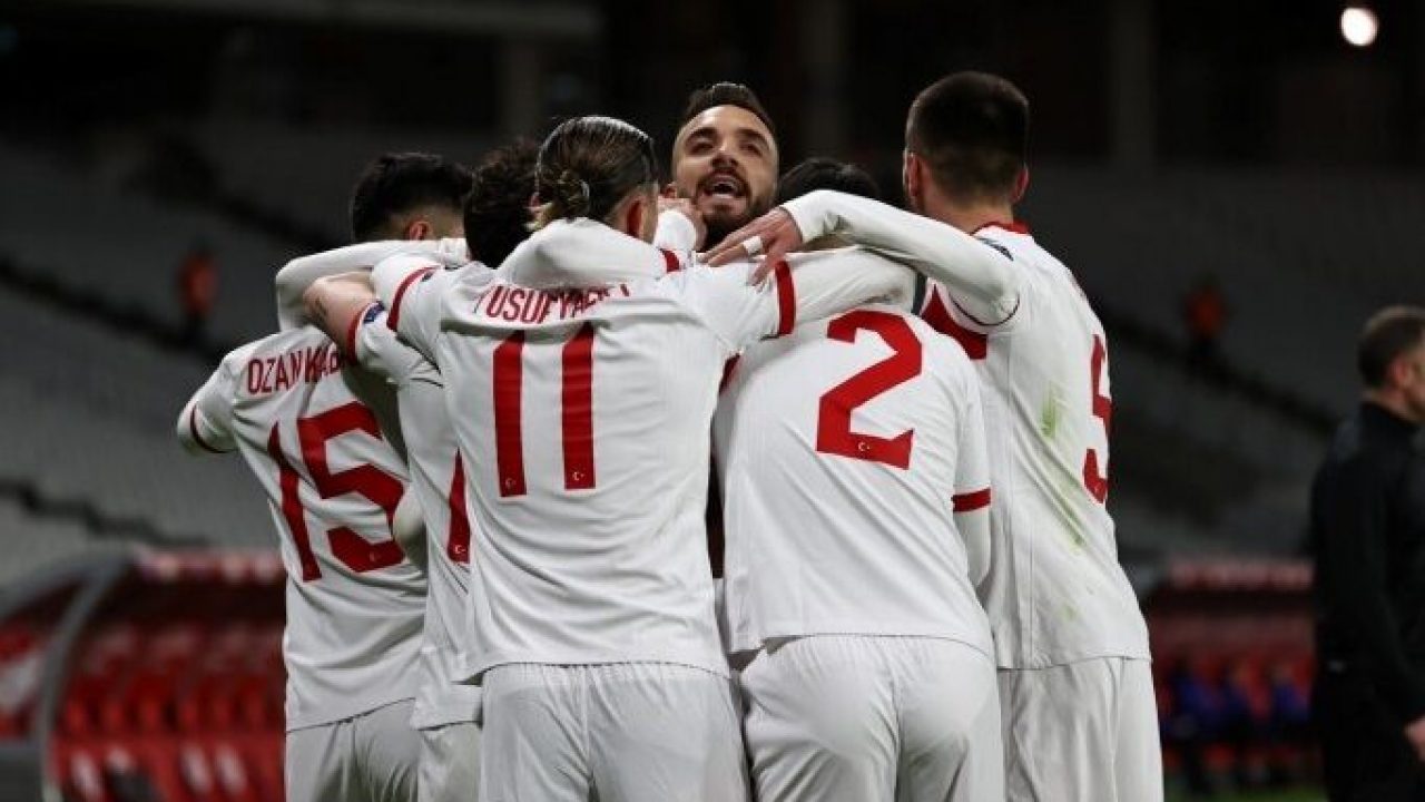 Milli futbolcu ikinci kez covid-19'a yakalandı