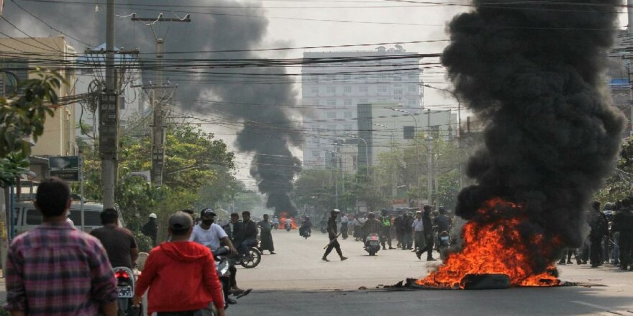 Myanmar'da protestolarda bugün ölenlerin sayısı 100'e ulaştı