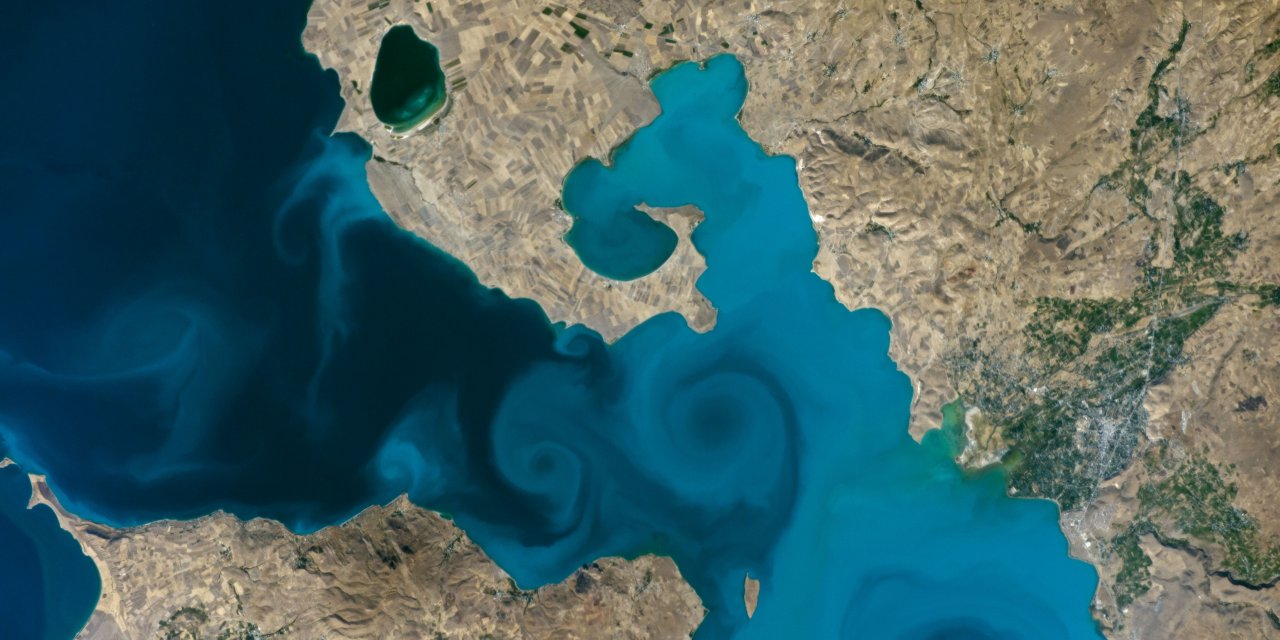 Van Gölü 28 uzay fotoğrafını eledi: Yarı finale yükseldi