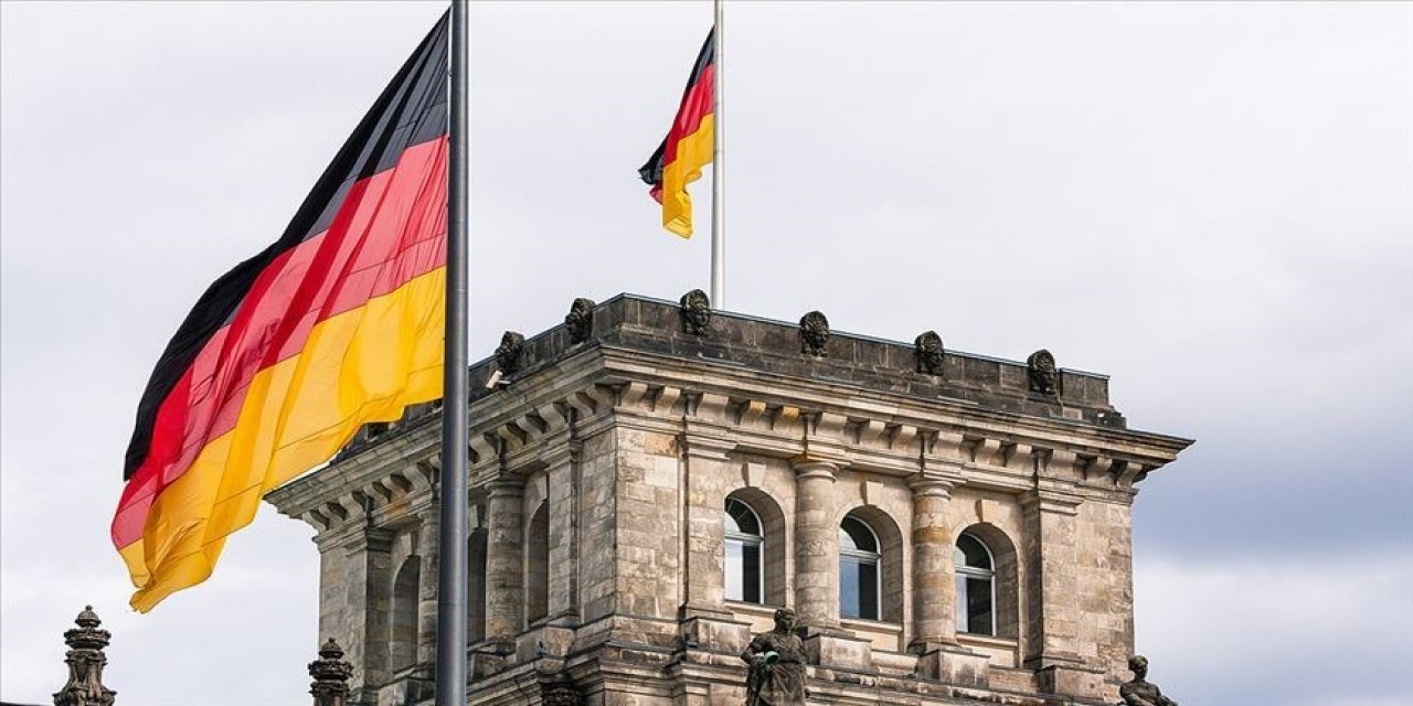 Almanya'da çocuk istismarı kiliseyi çökertti