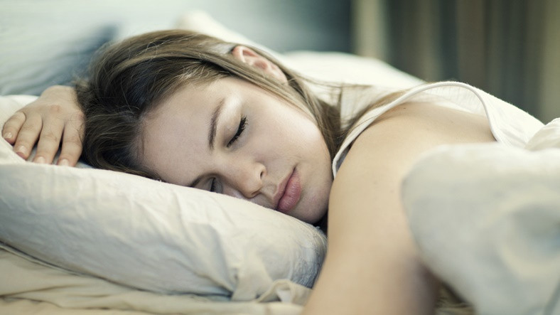 Bu saatlerde uykuya geçmek kalp hastalıkları riskini azaltıyor