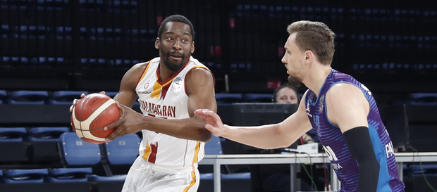 Galatasaray ligde kalma umutlarını sürdürdü!