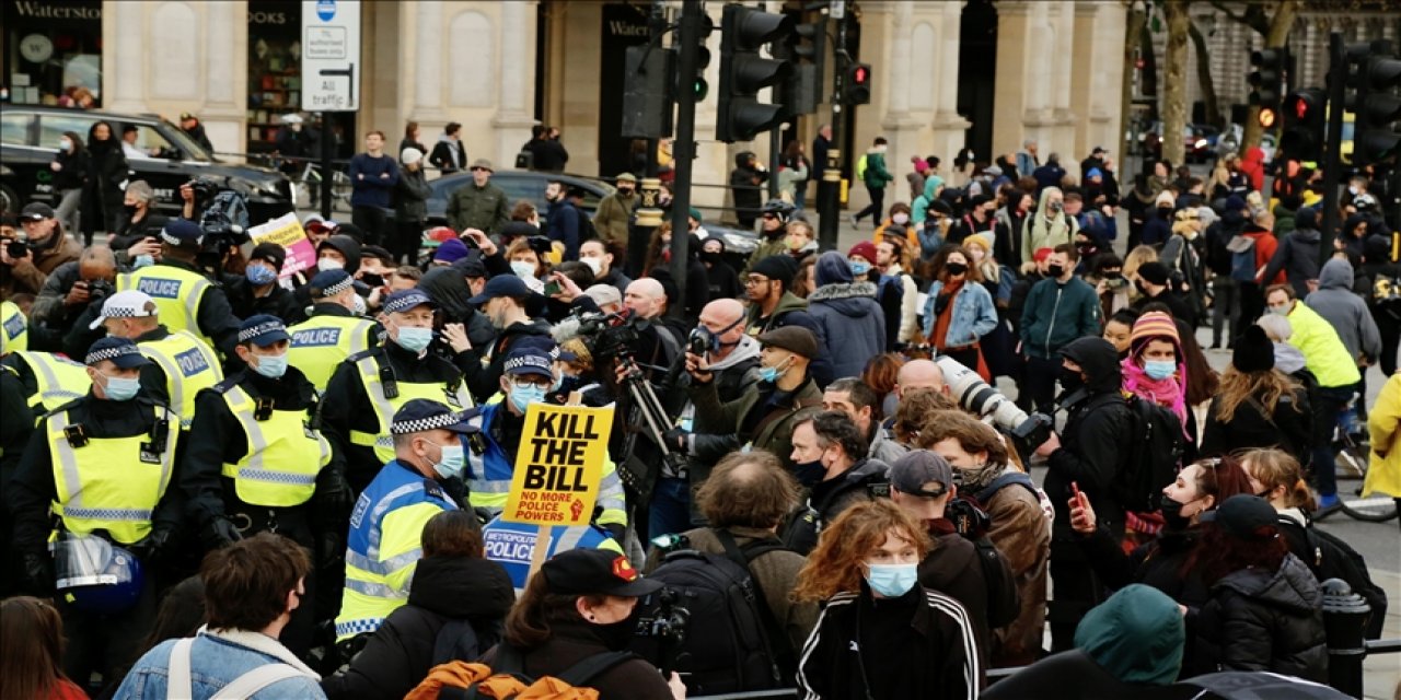 İngiltere'de 'Kill the Bill' protestoları