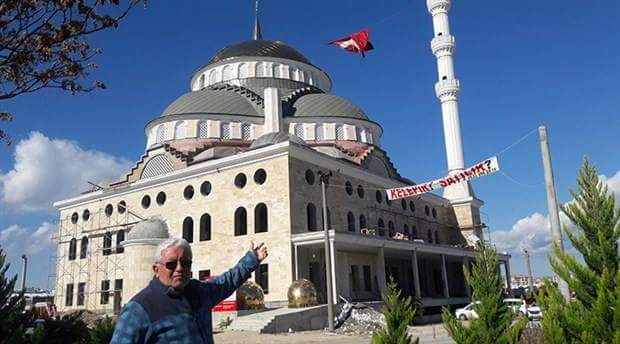 CHP'nin ahır yaptığı camiyi gören yok ama AKP iktidarında satılık camiyi gördük!