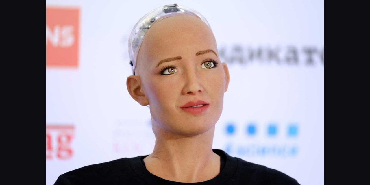 İnsani robot Sophie şarkıcı oluyor