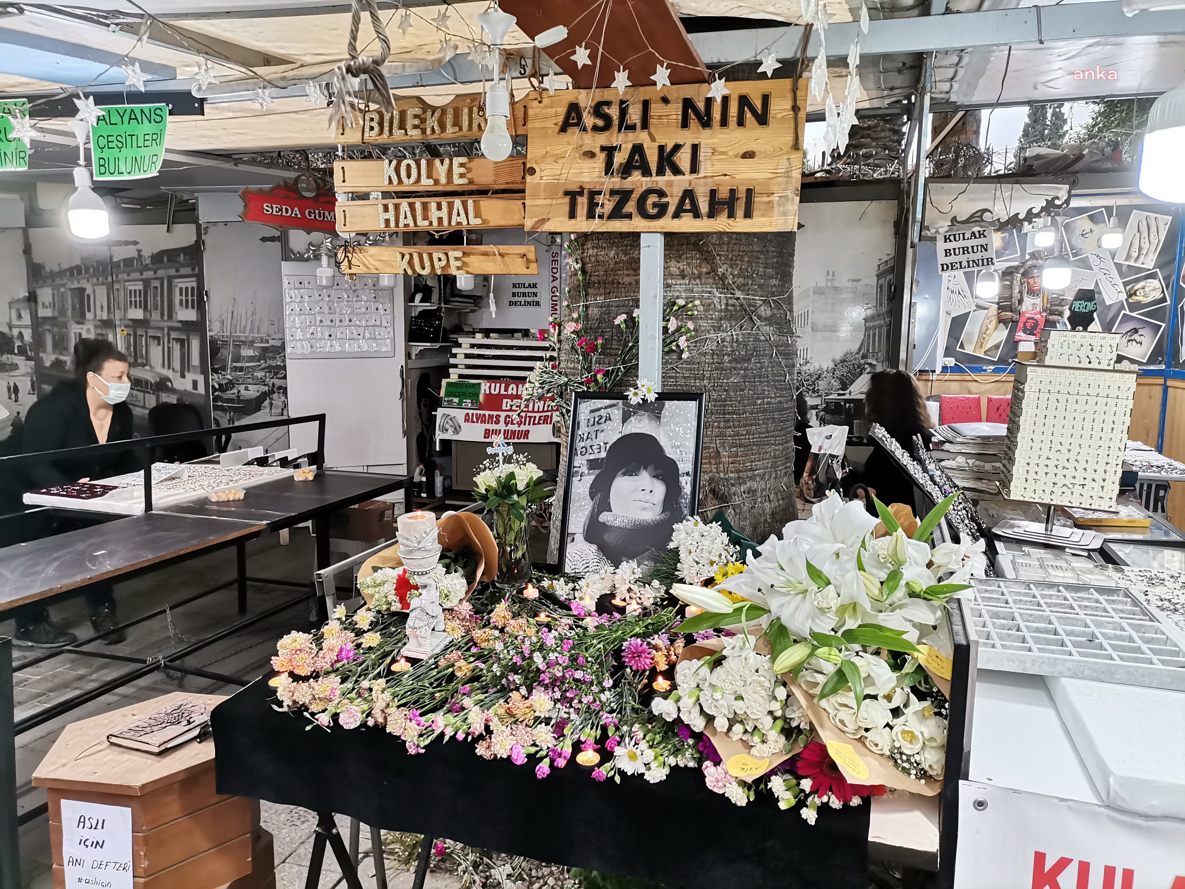 Aslı Özkısırlar,  takı tezgahının önünde anıldı