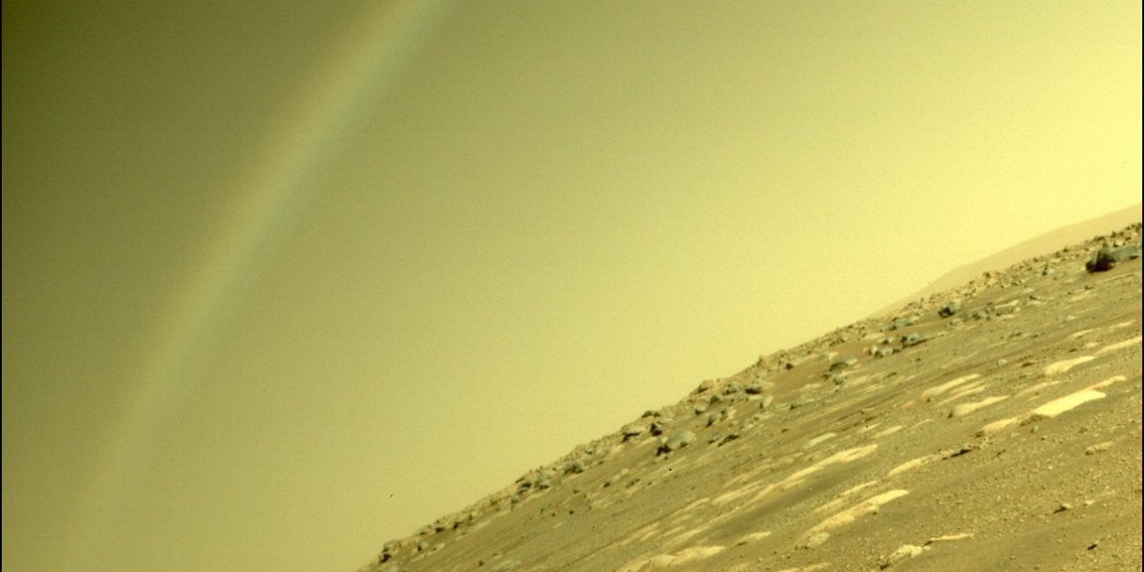 NASA'dan, Mars'tan gelen 'gökkuşağı' fotoğrafına ilişkin yanıt