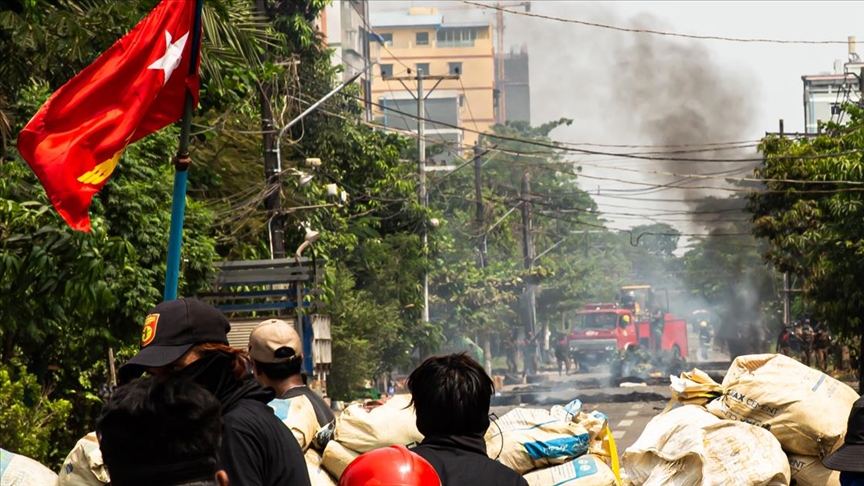 Kutlama törenine hava saldırısı: Myanmar ordusu katliam yaptı