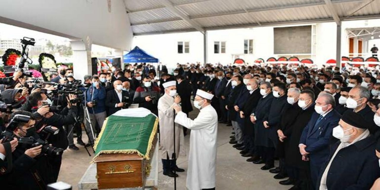 Bakan Gül'ün annesi Saliha Gül son yolculuğuna uğurlandı