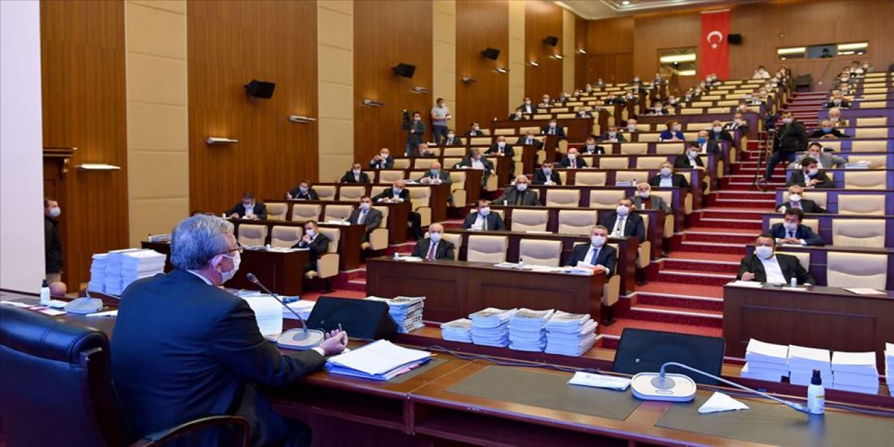 Ankara Büyükşehir Belediyesi Meclisi'nde 'söz sırası' tartışması