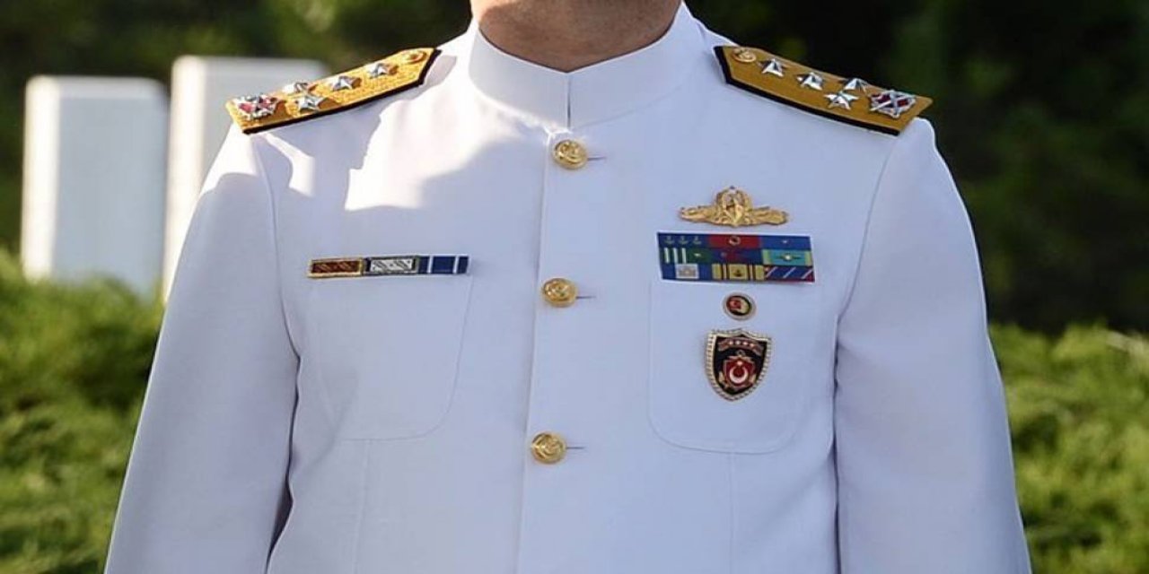 İmzacı emekli amiral orduevine alınmadığını duyurdu
