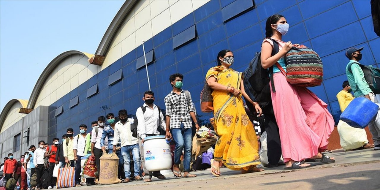 Hindistan'da günlük vaka sayısı 200 bini aştı