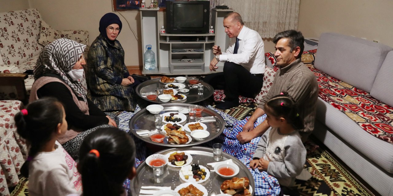 Kılıçdaroğlu'ndan Erdoğan'ın iftar fotoğrafına yorum: Tam bir mizansen