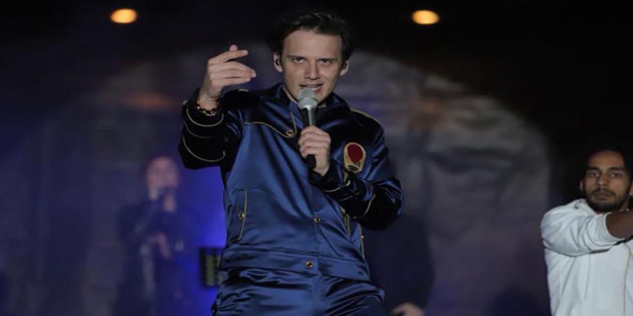 Şarkıcı Edis 1 milyon 387 bin lira tazminat ödeyecek