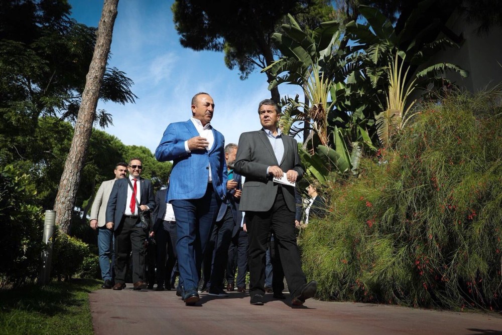 Dışişleri Bakanı Çavuşoğlu, Antalya’da Almanya Dışişleri Bakanı Gabriel ile bir araya geldi